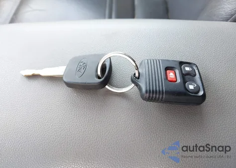 2000 Ford Explorer Xlt z USA, uszkodzony, nr VIN 1FMZU73E7YZB60956